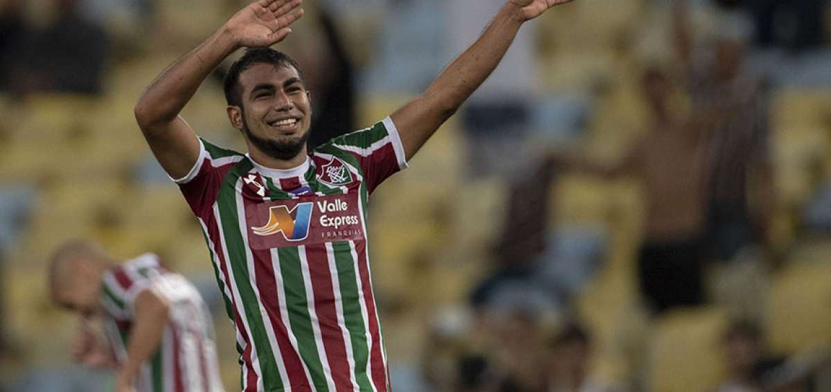 El futbolista manabita J&uacute;nior Sornoza, de 24 a&ntilde;os, celebra su gol, el segundo para Fluminense, por la Copa Sudamericana contra Defensor Sporting.