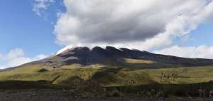 El volc&aacute;n Cotopaxi mantiene comportamiento moderado