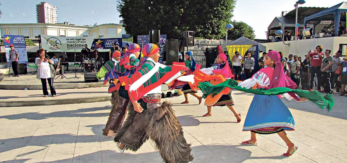 La agrupaci&oacute;n de danza Inti Illimani deleit&oacute; a los asistentes con sus coreograf&iacute;as. Durante la actividad hubo concursos y tambi&eacute;n teatro. 