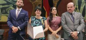 La Asamblea reconoci&oacute; la trayectoria de la ajedrecista Carla Heredia