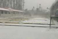 Las fuertes lluvias ocasionaron inundaciones en Quito; también se registra el hundimiento de la vía Alóag-Santo Domingo