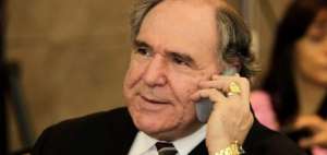 El expresidente Abdal&aacute; Bucaram Ortiz est&aacute; autoexiliado en Panam&aacute; desde 1996. En los &uacute;ltimos meses ha sido intervenido quir&uacute;rgicamente por problemas card&iacute;acos.