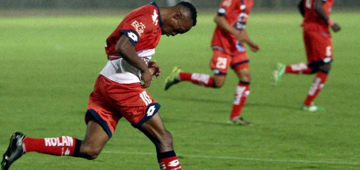 'Diablito' Lara convirti&oacute; gol n&uacute;mero 100 en empate (1-1) ante Liga de Quito