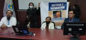 Familiares y abogados de do&ntilde;a Zoila, madre de Luis Eduardo.