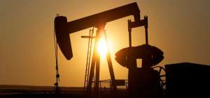 El petr&oacute;leo logra su mejor precio desde 2014 impulsado por EE.UU.