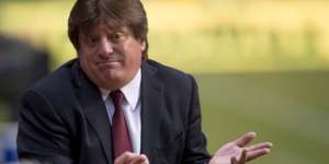 Federaci&oacute;n Mexicana de F&uacute;tbol destituye al DT Piojo Herrera
