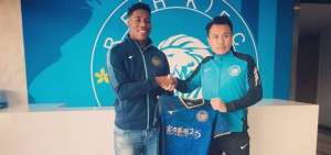 El delantero fich&oacute; en enero por el R&amp;F de Hong Kong. No pudo jugar debido a la pandemia y ahora quiere estar junto con su familia en Ecuador.