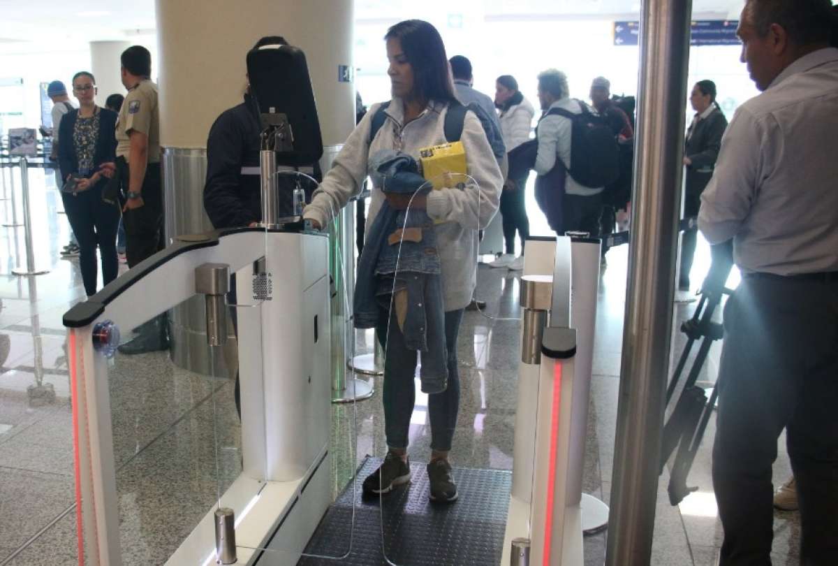 Las máquinas verificarán la información del pasaporte biométrico en 45 segundos.