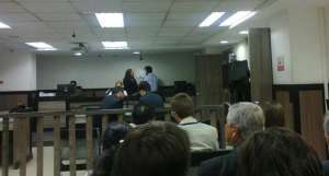 En la Unidad de Flagrancia se realiz&oacute; la audiencia de formulaci&oacute;n de cargos contra los dos presuntos hackers. Foto: Fiscal&iacute;a General del Estado