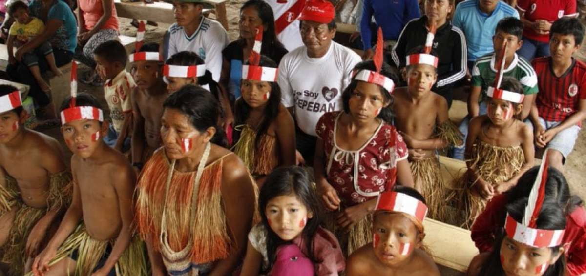 Ni&ntilde;os y adultos de la zona acudieron al encuentro binacional.