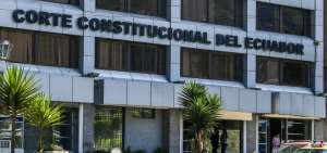 La decisi&oacute;n se mantendr&aacute;  hasta que el Pleno de la Corte Constitucional adopte una decisi&oacute;n sobre el fondo de la acci&oacute;n de inconstitucionalidad planteada por organismos de derechos humanos.