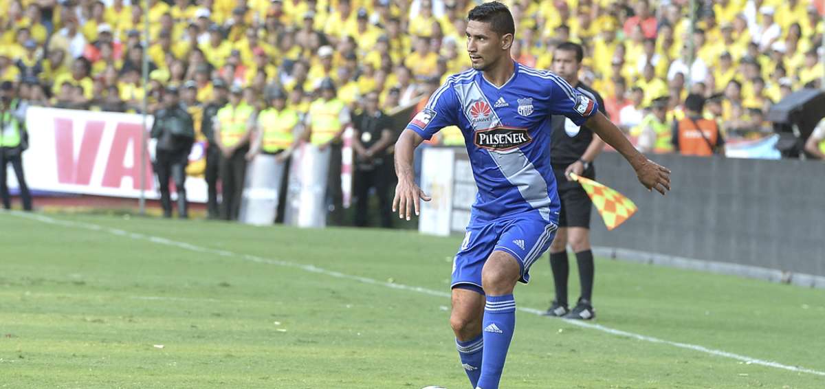 Fernando Gim&eacute;nez firma contrato con Olimpia