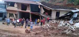 Cuatro viviendas fueron destruidas por deslave de gran magnitud en El Oro