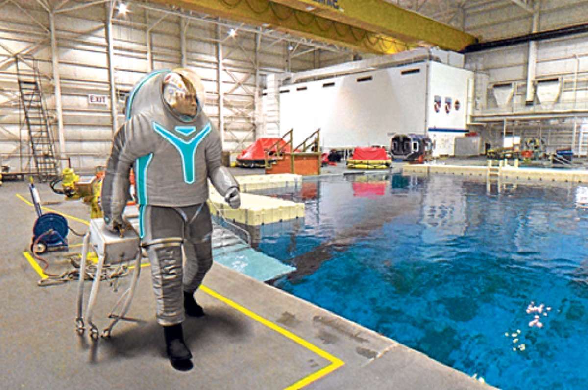 Imagen facilitada por la NASA en la que se muestra c&oacute;mo el traje Z-2 ya est&aacute; pasando por pruebas para estudiar su resistencia. FOTO: AFP.