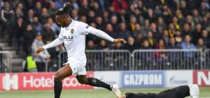 Valencia no pasa del empate en Berna y complica su situaci&oacute;n de la Champions