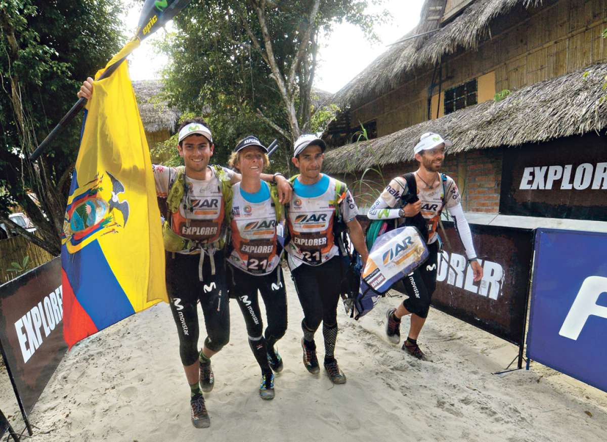 Gonzalo Calisto, Mart&iacute;n S&aacute;enz, Santiago Mi&ntilde;o y Jari Kirkland le dieron al pa&iacute;s el tercer lugar del &lsquo;Huairasinchi Explorer 2014&rsquo;. Mompiche (Esmeraldas) los recibi&oacute; con aplausos.