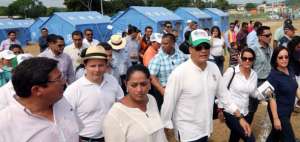 Presidente Correa pide a ciudadanos que se queden en albergues oficiales