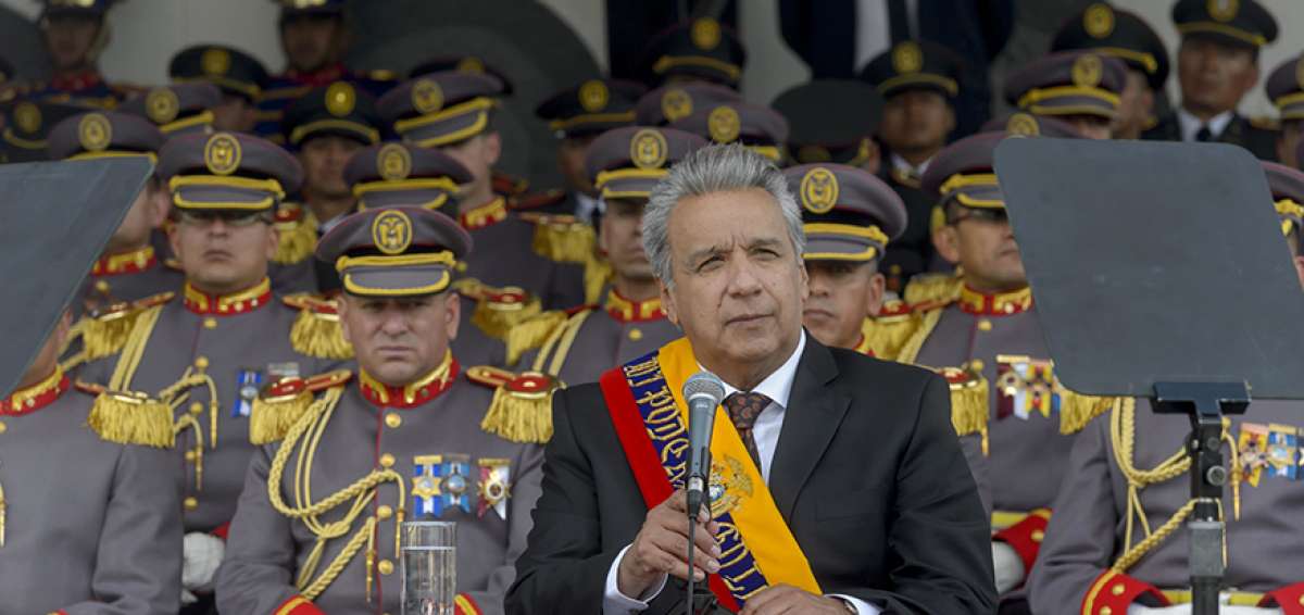 Durante una ceremonia de car&aacute;cter militar, el Presidente ecuatoriano destac&oacute; la participaci&oacute;n de los estudiantes y las mujeres.