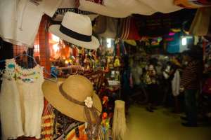 Montecristi es mundialmente conocida como la localidad en la que se elaboran los sombreros de paja toquilla. Foto: Rodolfo P&aacute;rraga / El Tel&eacute;grafo