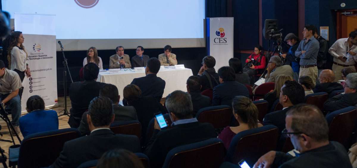 Representantes de 120 institutos superiores particulares participaron en un taller de educaci&oacute;n superior.  