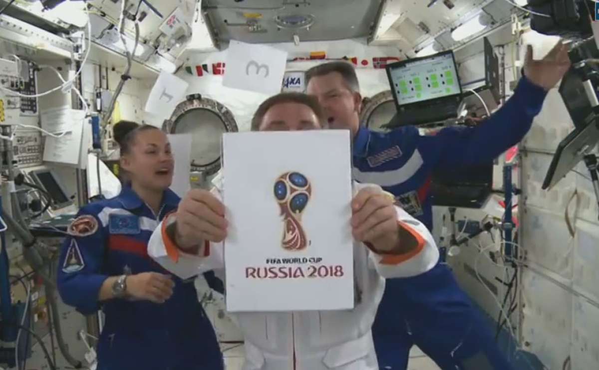 Astronautas revelan el logo del Mundial Rusia 2018