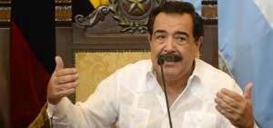 Jaime Nebot dio una rueda de prensa esta viernes para anunciar su postura frente al dictamen del magistrado. 