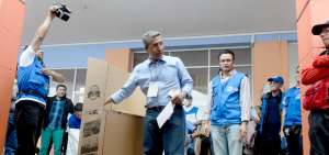 En el ejercicio participaron delegados de las organizaciones pol&iacute;ticas, entre ellos Gilmar Guti&eacute;rrez.