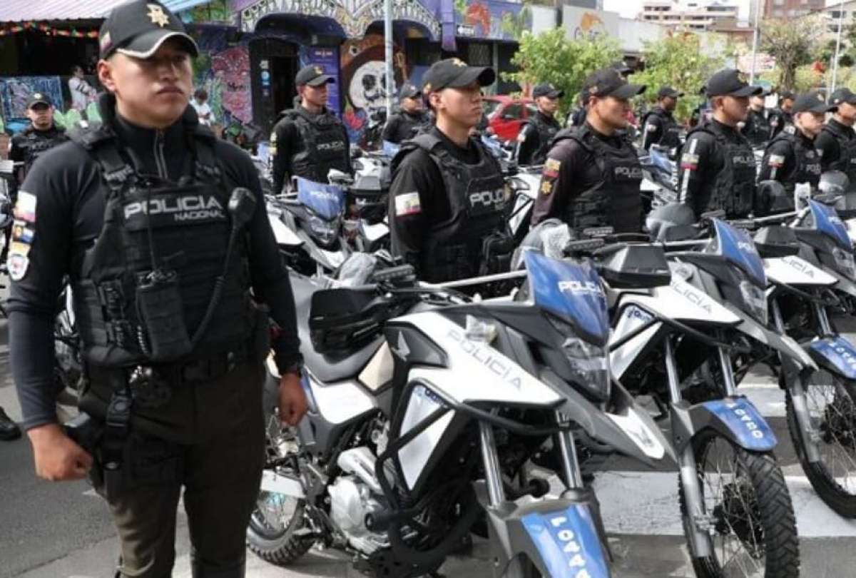Policía Nacional, Fuerzas Armadas, Agentes Control Metropolitano, Cuerpo de Bomberos de Quito y Agencia Metropolitana de Control, entre otras. atienden las emergencias en Quito.