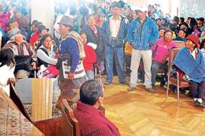 En el Municipio de Latacunga se realiz&oacute; la reuni&oacute;n para hablar sobre este proyecto multiprop&oacute;sito, entre las autoridades y dirigentes de 3 parroquias de Cotopaxi. Foto: Silvia Osorio / para El Tel&eacute;grafo