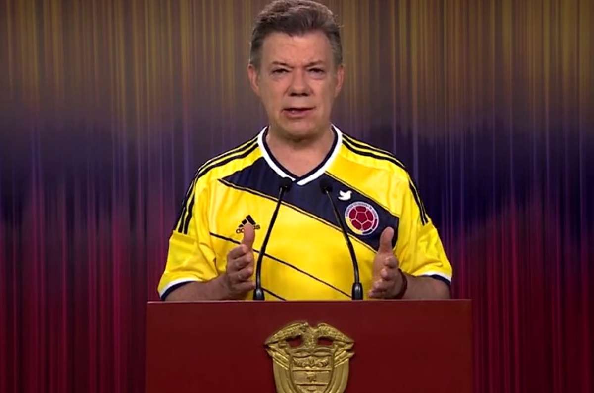 Santos felicita a la selecci&oacute;n colombiana por hacer historia