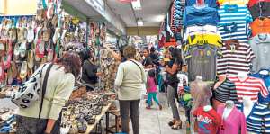 Una parte de los copropietarios de locales en el Centro Comercial El Tejar se mantiene al margen de la disputa. Foto: Miguel Jim&eacute;nez / El Tel&eacute;grafo