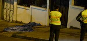 Dos apu&ntilde;alados en sector de comidas t&iacute;picas en el centro norte de Quito