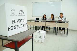 Los recintos electorales cerraron a las 17:00 para el conteo de votos.