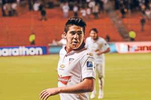 &lsquo;Albos&rsquo; siguen con vida gracias a la genialidad de Morales 