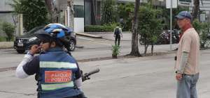 Los cuidadores, tambi&eacute;n conocidos como &ldquo;franeleros&rdquo;, consideran que  los parqu&iacute;metros atentan contra sus puestos de trabajo y sustento diario.