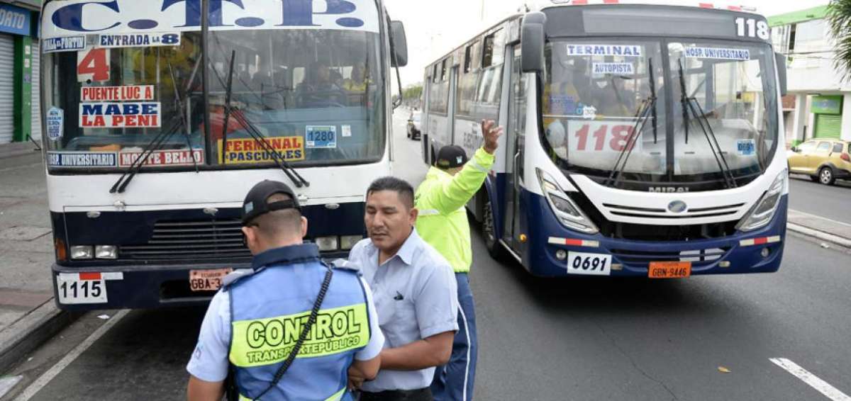 La intersecci&oacute;n de las calles Portete y la 17 fue uno de los puntos donde se sancion&oacute; a conductores.