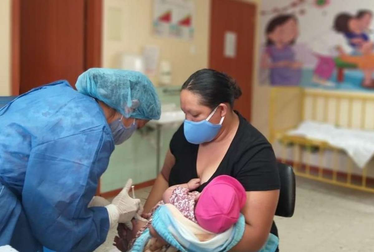 El Ministerio de Salud promueve en la vacunación de niños para prevenir enfermedades inmunoprevenibles