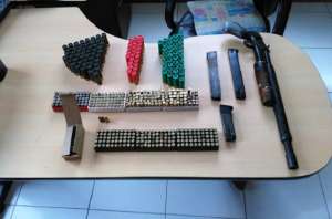 Las municiones fueron encontradas durante un allanamiento. Foto: Cortes&iacute;a 