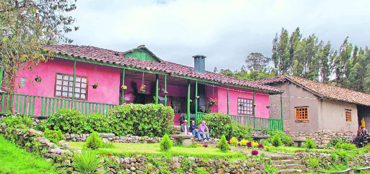 Formaci&oacute;n y consolidaci&oacute;n de la hacienda tradicional en Cuenca 1557-1820, parte I