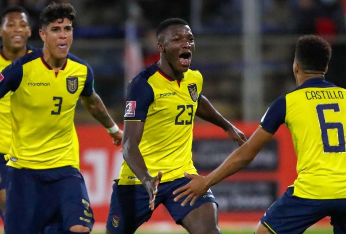 Mois&eacute;s Caicedo (23) celebra el gol que convirti&oacute; ante Chile