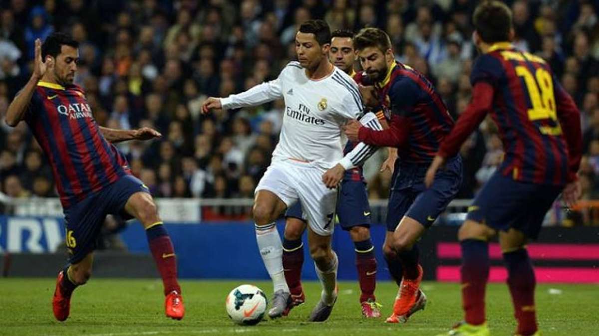 Cristiano Ronaldo (c) es una de las figuras que protagonizar&aacute;n el Cl&aacute;sico de Espa&ntilde;a.