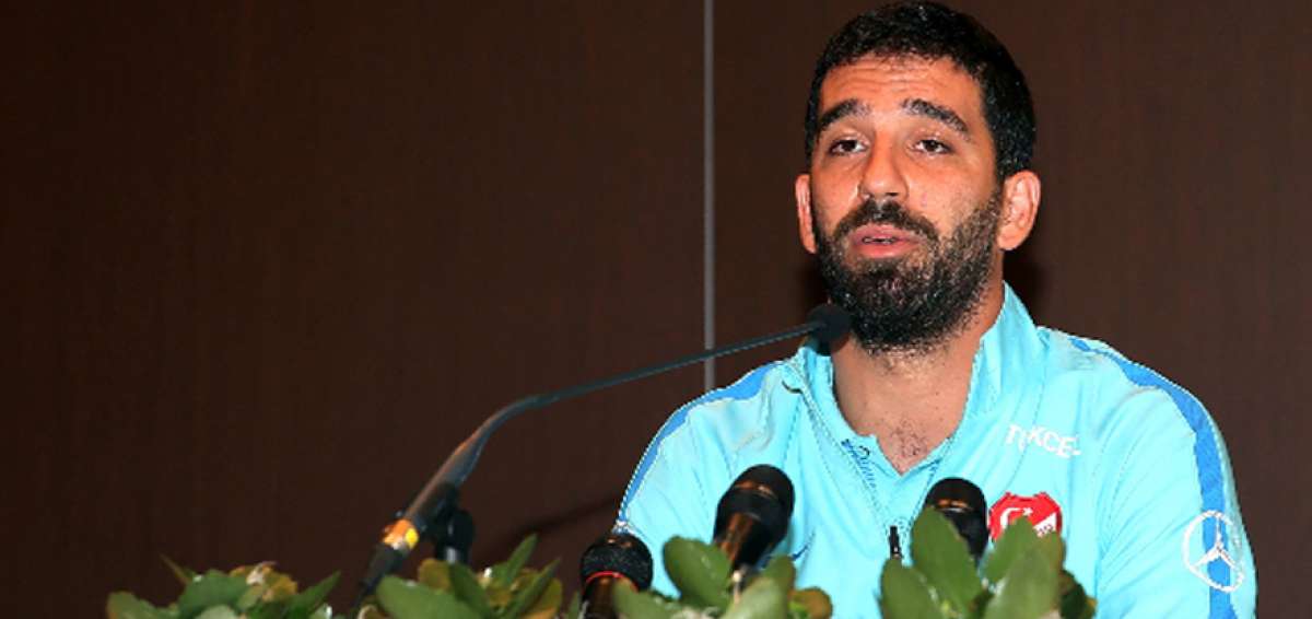 Turan renuncia a la selecci&oacute;n turca tras agredir a periodista