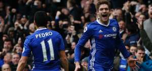 El Chelsea gana 3-1 al Arsenal con goles de Marcos Alonso, Hazard y Cesc
