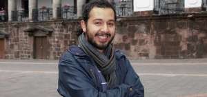 El autor, que reside entre Quito y Ambato, ha participado en algunos encuentros literarios, as&iacute; como en antolog&iacute;as. 