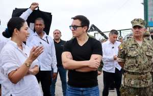 El presidente Daniel Noboa constató la incautación de un cargamento de droga en el Puerto de Manta.