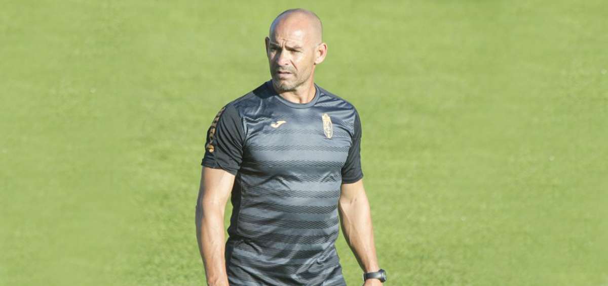 El Granada destituye a su entrenador Paco J&eacute;mez