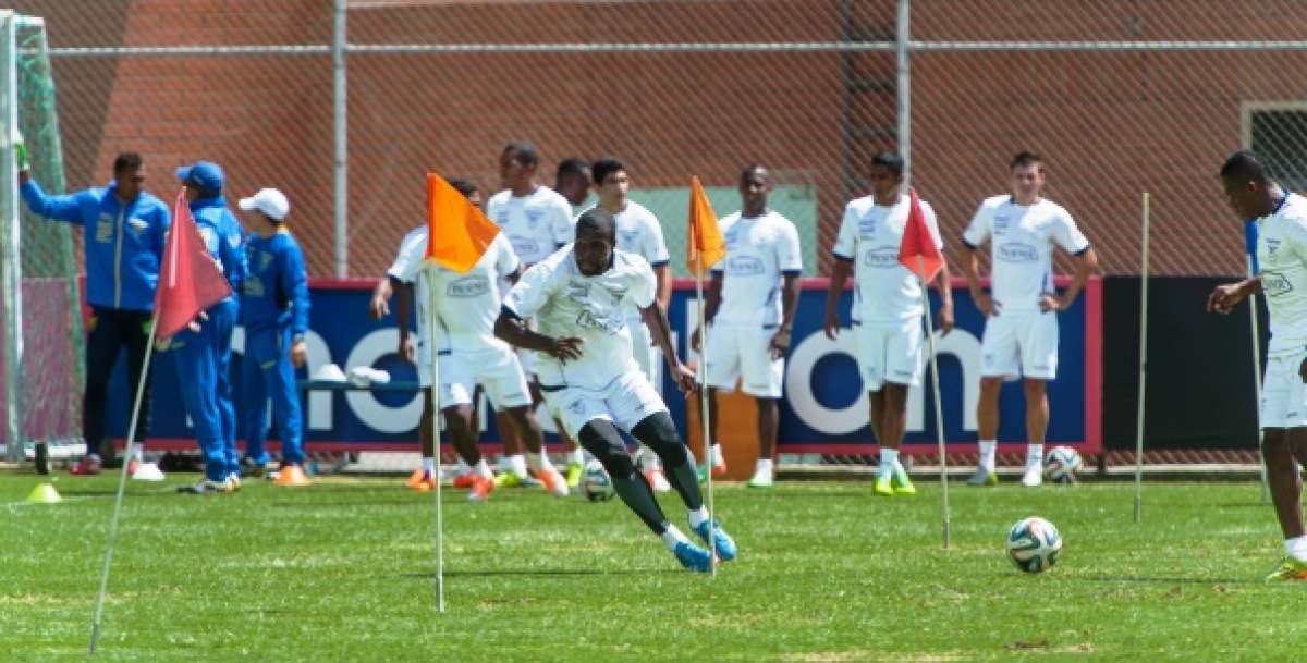 Ecuador enfrent&oacute; tres veces a selecciones de for&aacute;neos (Estad&iacute;stica)