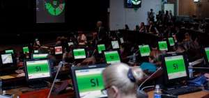 En la sesi&oacute;n N.- 399 se registraron 98 votos afirmativos, 3 negativos y 23 abstenciones. 
