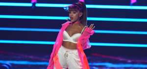 Ariana Grande promete dar un concierto ben&eacute;fico en M&aacute;nchester