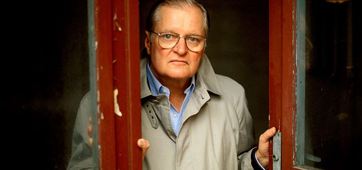 Los versos de John Ashbery pueden ser filos&oacute;ficos y tambi&eacute;n pueden retratar la cotidianeidad con aspereza. 